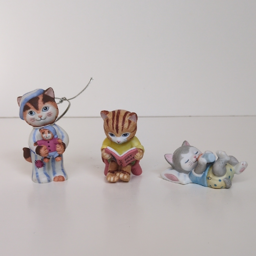 Vintage 90s‎ Bronson Collectibles Porcelain Kitty Cat Figurines - Baby Reading